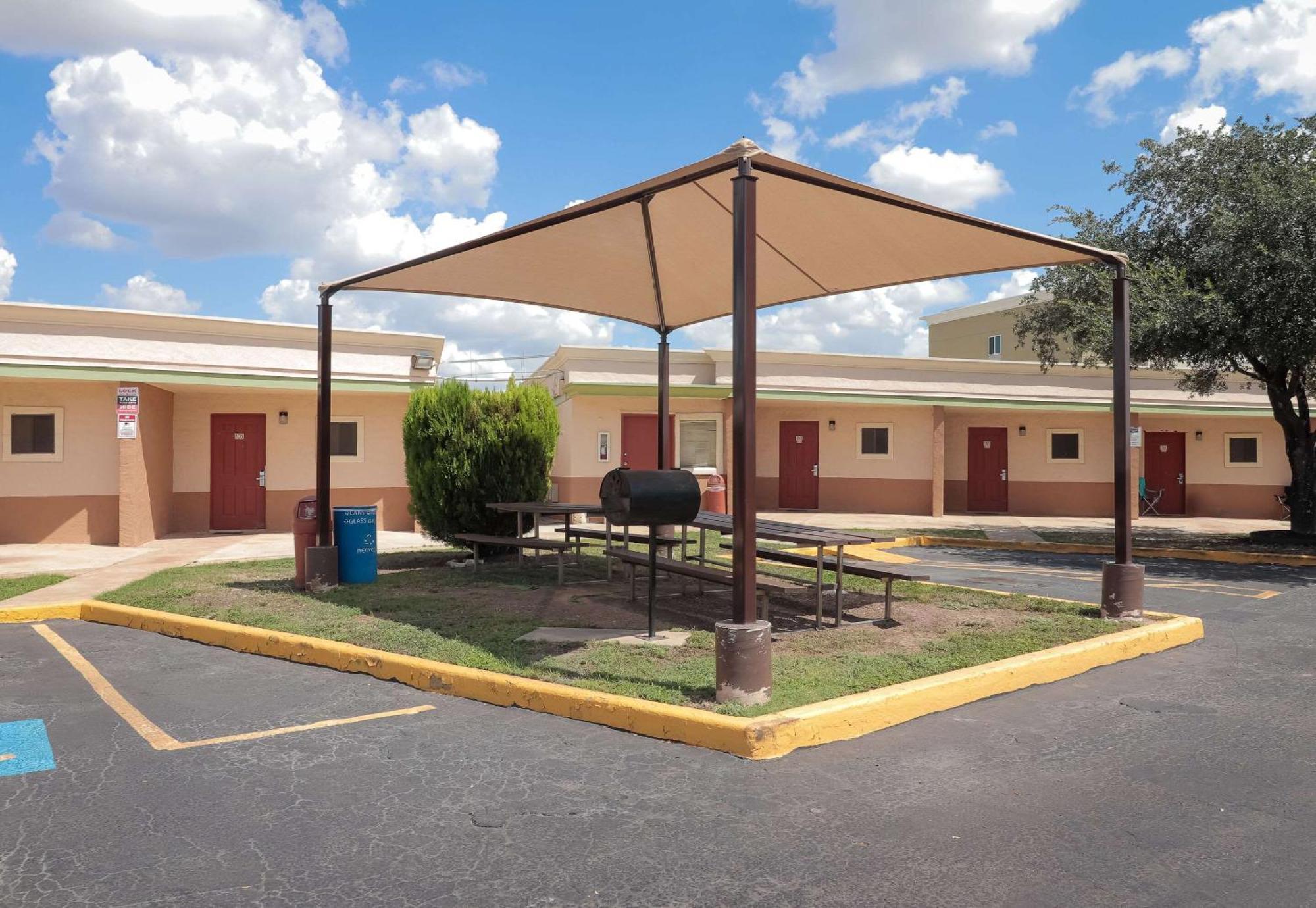 Rodeway Inn San Antonio Lackland Afb - Seaworld Dış mekan fotoğraf